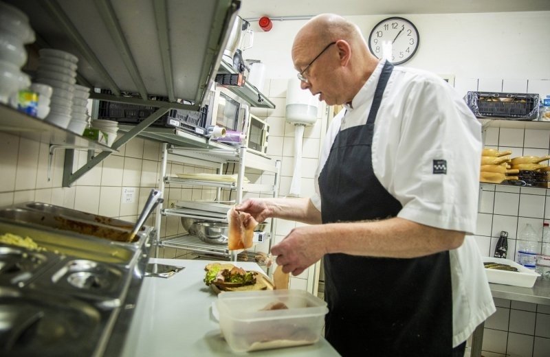 Hulpkok hele seizoen