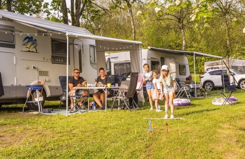 Kamperen in de schoolvakanties op ardennen camping bertrix