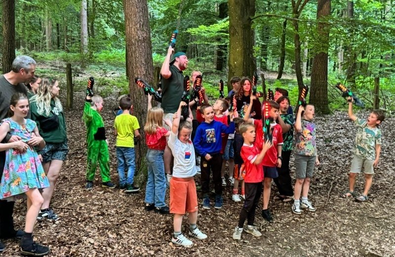 Lasergamen in het bos bij camping bertrix ardennen 3